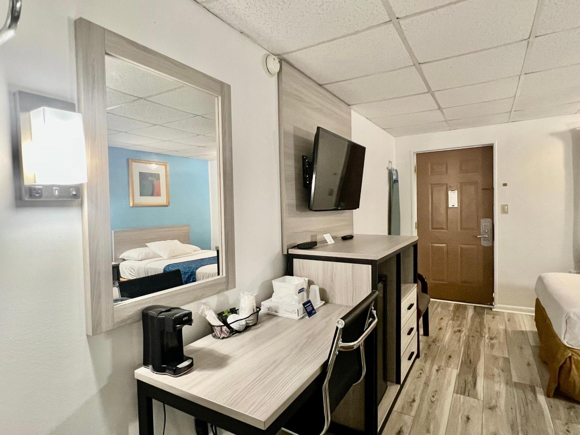 Travelodge By Wyndham Hotel 2*
